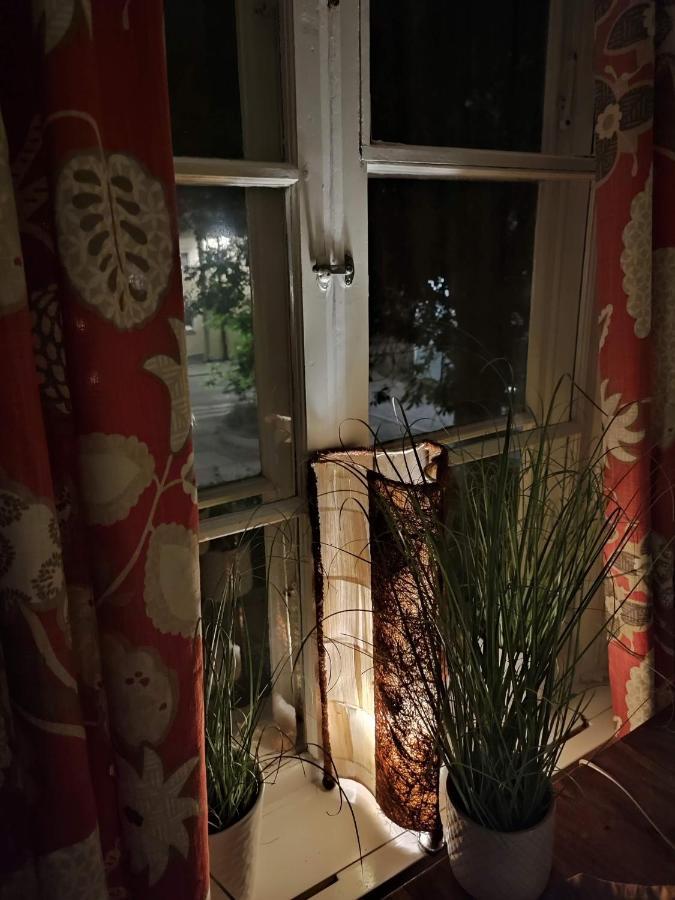 Den Unika Sekelskiftsvaningen. Apartment Norrtälje Exterior foto